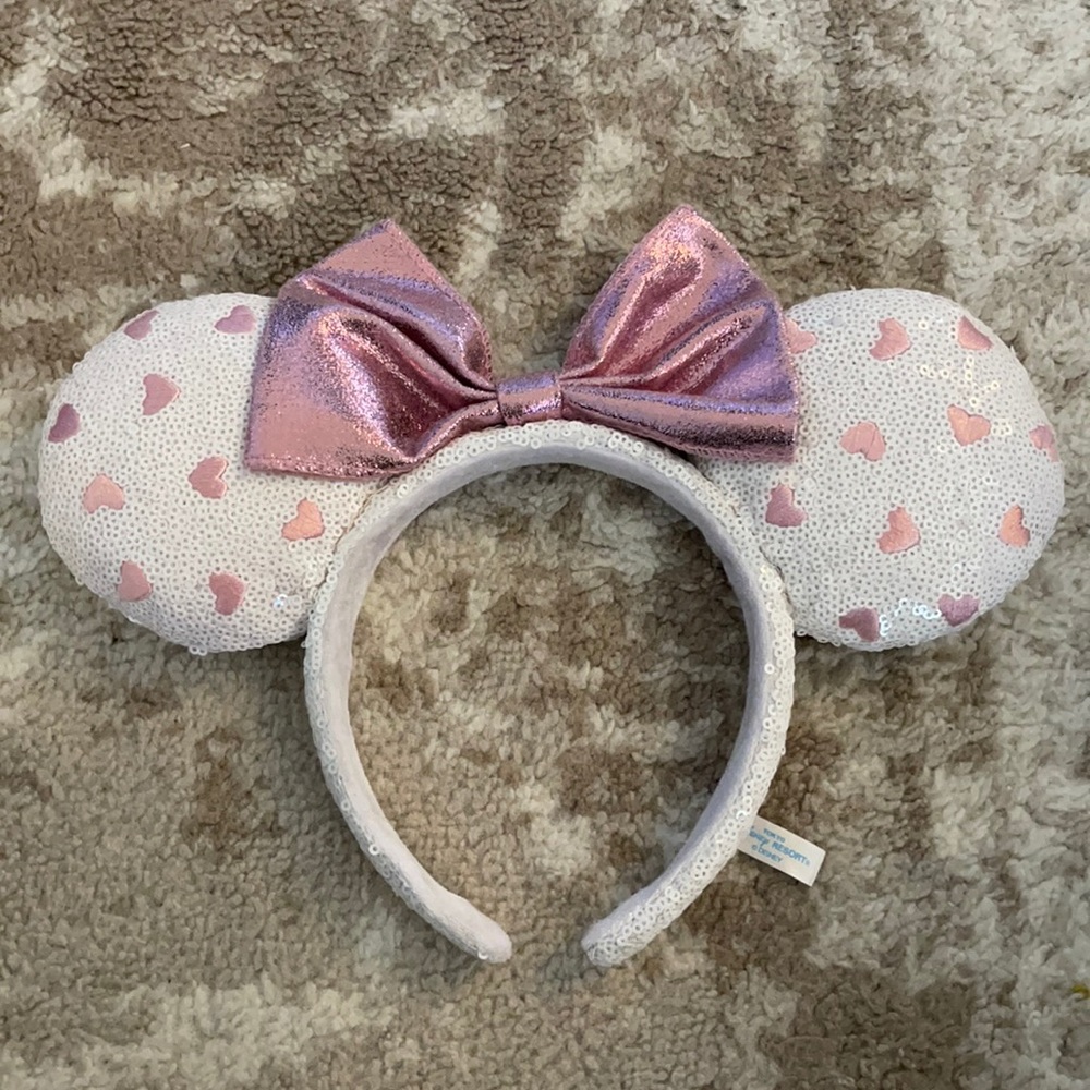 Tokyo Disney Minnie heart ears